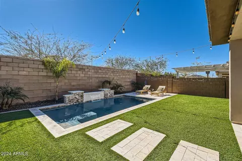 Exterior - 3545 E Tina Dr, Phoenix, AZ 85050 photo 6 of 18