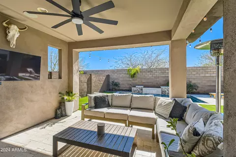 Exterior - 3545 E Tina Dr, Phoenix, AZ 85050 photo 4 of 18