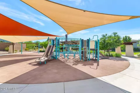 Exterior - 3545 E Tina Dr, Phoenix, AZ 85050 photo 16 of 18