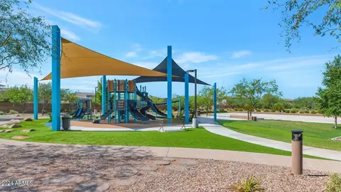 Exterior - 3545 E Tina Dr, Phoenix, AZ 85050 photo 17 of 18
