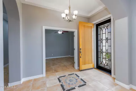 Entry Way - 2908 E Desert Ln, Phoenix, AZ 85042 photo 3 of 6