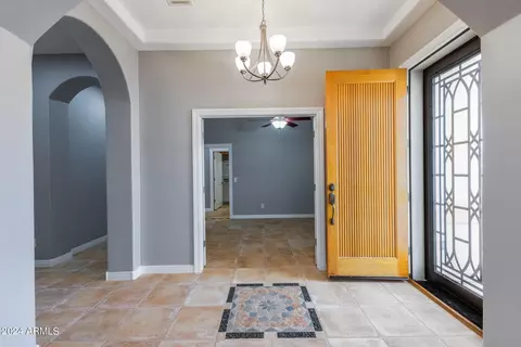 Entry Way - 2908 E Desert Ln, Phoenix, AZ 85042 photo 4 of 6