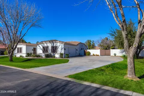 Exterior - 2908 E Desert Ln, Phoenix, AZ 85042 photo 4 of 21
