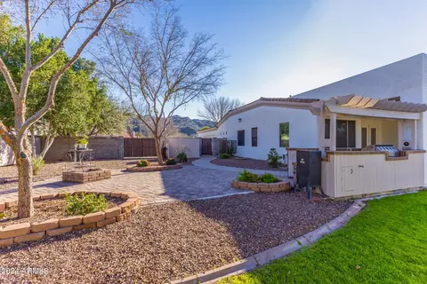 Exterior - 2908 E Desert Ln, Phoenix, AZ 85042 photo 15 of 21