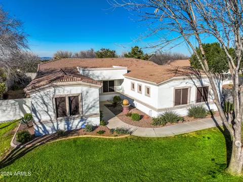 Exterior - 2908 E Desert Ln, Phoenix, AZ 85042 photo 18 of 21