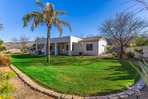 Exterior - 2908 E Desert Ln, Phoenix, AZ 85042 photo 12 of 21