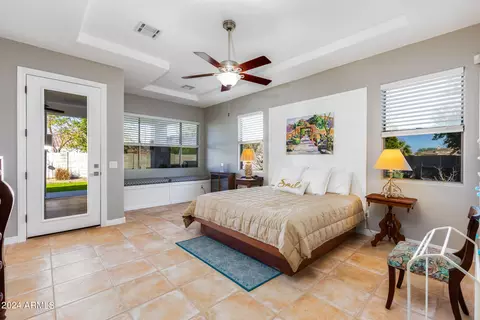 Bedroom - 2908 E Desert Ln, Phoenix, AZ 85042 photo 1 of 6