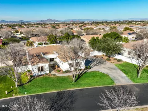 View/Area - 2908 E Desert Ln, Phoenix, AZ 85042 photo 5 of 11