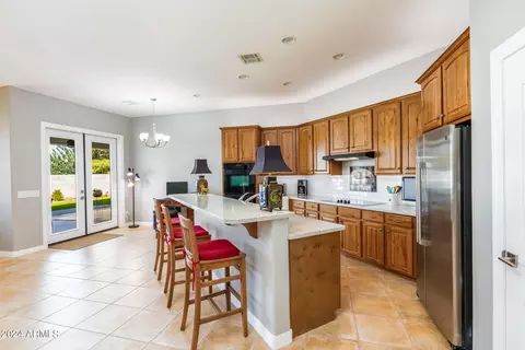 Kitchen - 2908 E Desert Ln, Phoenix, AZ 85042 photo 1 of 10