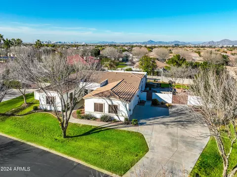 View/Area - 2908 E Desert Ln, Phoenix, AZ 85042 photo 7 of 11