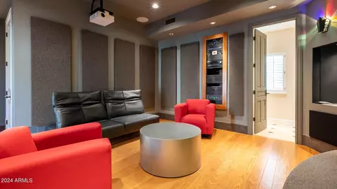 Living - 5255 N 47th St, Phoenix, AZ 85018 photo 2 of 4