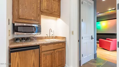 Kitchen - 5255 N 47th St, Phoenix, AZ 85018 photo 1 of 4