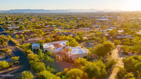 View/Area - 5255 N 47th St, Phoenix, AZ 85018 photo 2 of 6