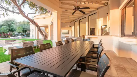 Exterior - 5255 N 47th St, Phoenix, AZ 85018 photo 7 of 22