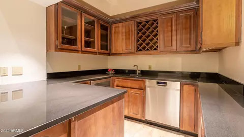 Kitchen - 5255 N 47th St, Phoenix, AZ 85018 photo 4 of 4