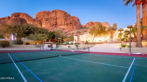 View/Area - 5255 N 47th St, Phoenix, AZ 85018 photo 6 of 6