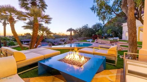 Exterior - 5255 N 47th St, Phoenix, AZ 85018 photo 9 of 22