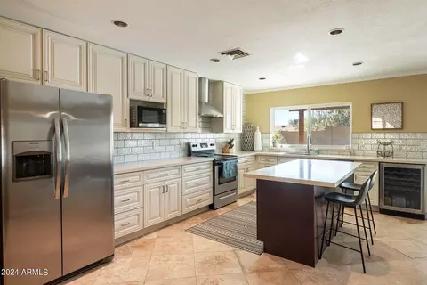 4337 E Pearce Rd, Phoenix, AZ 85044