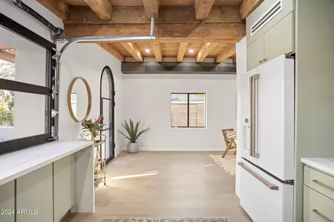 Bath - 3118 N 27th St, Phoenix, AZ 85016 photo 1 of 9