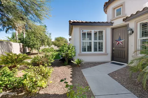 3229 S Danielson Way, Chandler, AZ 85286