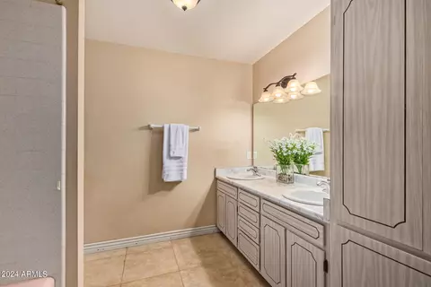 Bath - 1118 E Dolphin Cir, Mesa, AZ 85204 photo 2 of 3
