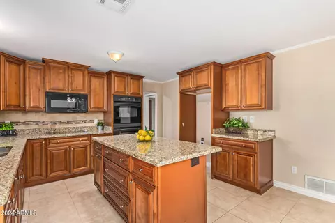 Kitchen - 1118 E Dolphin Cir, Mesa, AZ 85204 photo 1 of 8