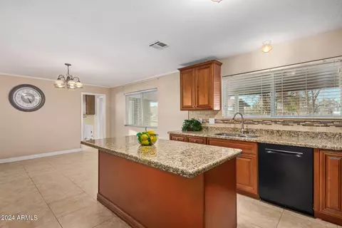 Kitchen - 1118 E Dolphin Cir, Mesa, AZ 85204 photo 4 of 8