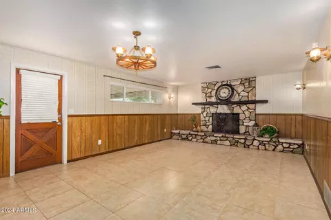 Kitchen - 1118 E Dolphin Cir, Mesa, AZ 85204 photo 7 of 8