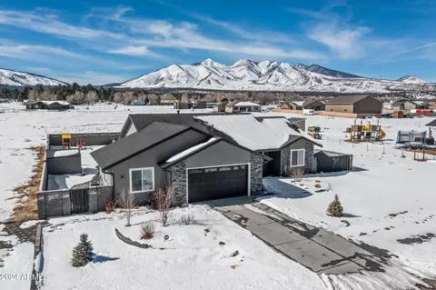 6525 Johnson Ranch Rd, Flagstaff, AZ 86004