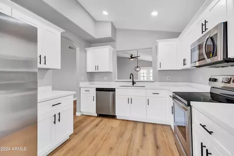 2210 E Kelton Ln, Phoenix, AZ 85022 photo 12
