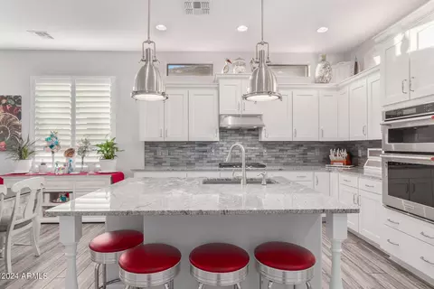 Kitchen - 9101 E Leonora St, Mesa, AZ 85207 photo 3 of 4