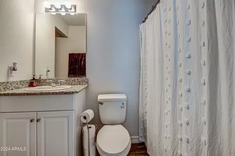 Bath - 182 E Dewey Ave, Coolidge, AZ 85128 photo 1 of 6