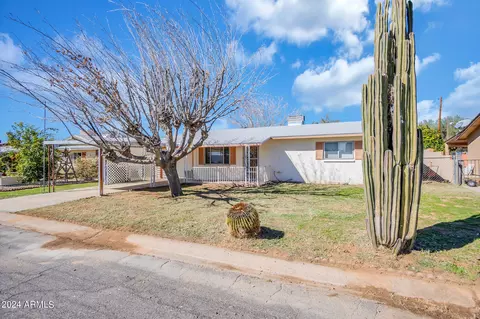 184 Peretz Cir, Morristown, AZ 85342