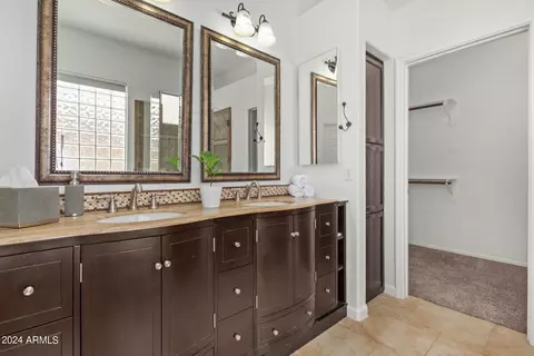 Bath - 9412 E Hillview Cir, Mesa, AZ 85207 photo 2 of 5