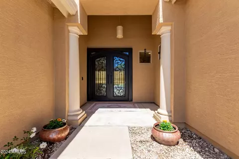 Entry Way - 9412 E Hillview Cir, Mesa, AZ 85207 photo 2 of 5