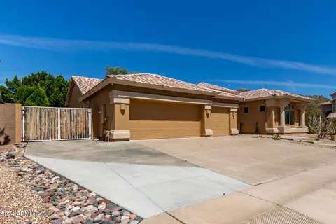 Exterior - 9412 E Hillview Cir, Mesa, AZ 85207 photo 5 of 13