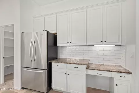 Kitchen - 9412 E Hillview Cir, Mesa, AZ 85207 photo 10 of 10