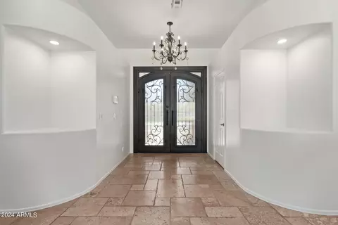 Entry Way - 9412 E Hillview Cir, Mesa, AZ 85207 photo 4 of 5