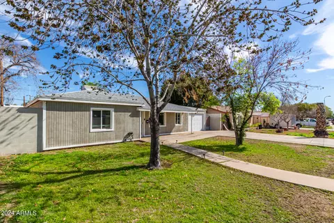 Exterior - 7145 N 26th Dr, Phoenix, AZ 85051 photo 4 of 11