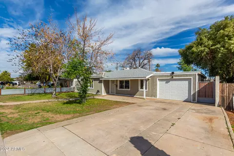 Exterior - 7145 N 26th Dr, Phoenix, AZ 85051 photo 6 of 11