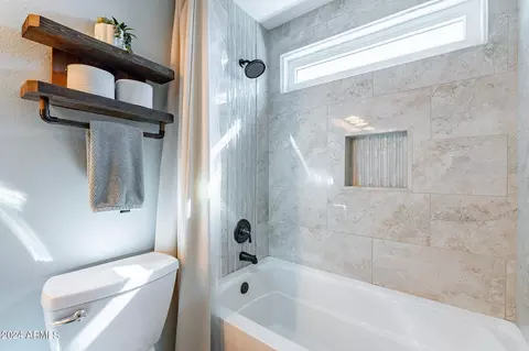 Bath - 2123 E Granite View Dr, Phoenix, AZ 85048 photo 3 of 5