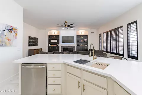 Kitchen - 2123 E Granite View Dr, Phoenix, AZ 85048 photo 5 of 7