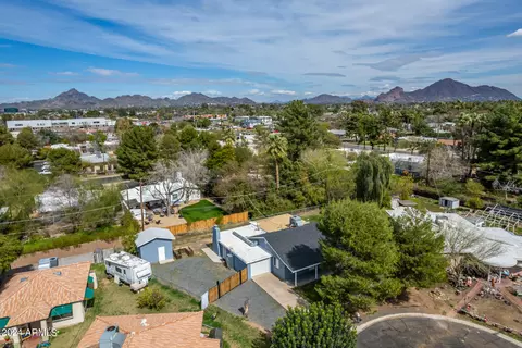 View/Area - 3121 N 27th Pl, Phoenix, AZ 85016 photo 2 of 9