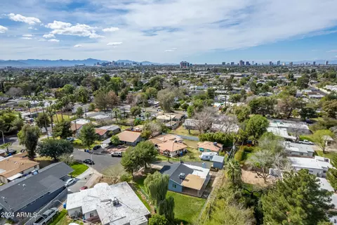 View/Area - 3121 N 27th Pl, Phoenix, AZ 85016 photo 8 of 9