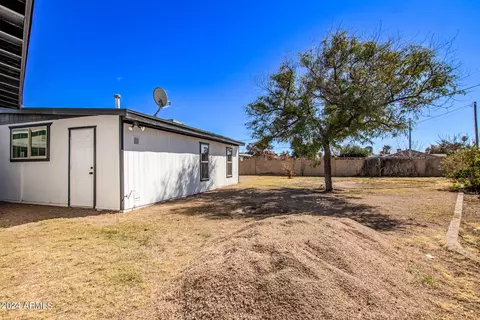 Exterior - 3418 W Cholla St, Phoenix, AZ 85029 photo 9 of 13