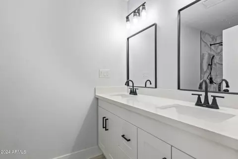 Bath - 3418 W Cholla St, Phoenix, AZ 85029 photo 1 of 6