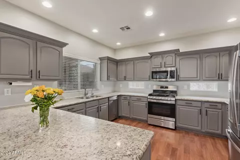 Kitchen - 3377 E Mayberry Ave, Gilbert, AZ 85297 photo 2 of 6