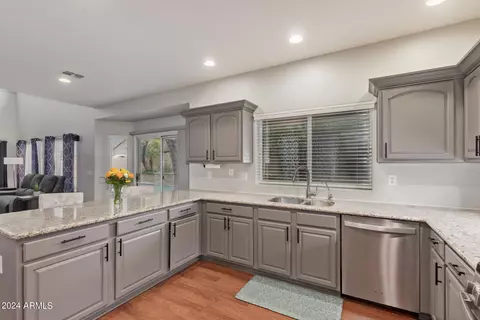 Kitchen - 3377 E Mayberry Ave, Gilbert, AZ 85297 photo 5 of 6