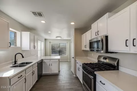 4160 E Whitehall Dr, San Tan Valley, AZ 85140