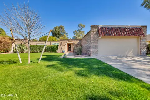15801 N Cameo Dr, Sun City, AZ 85351
